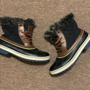 Women’s ankle snow boots